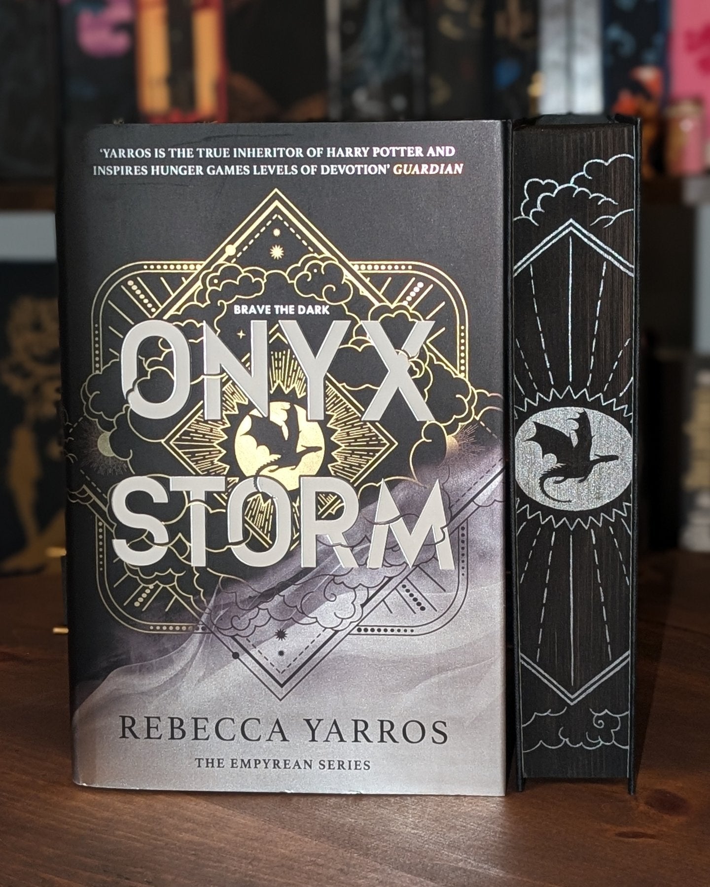 Onyx Storm by Rebecca Yarros Fore-edge painting sprayed edges special editions