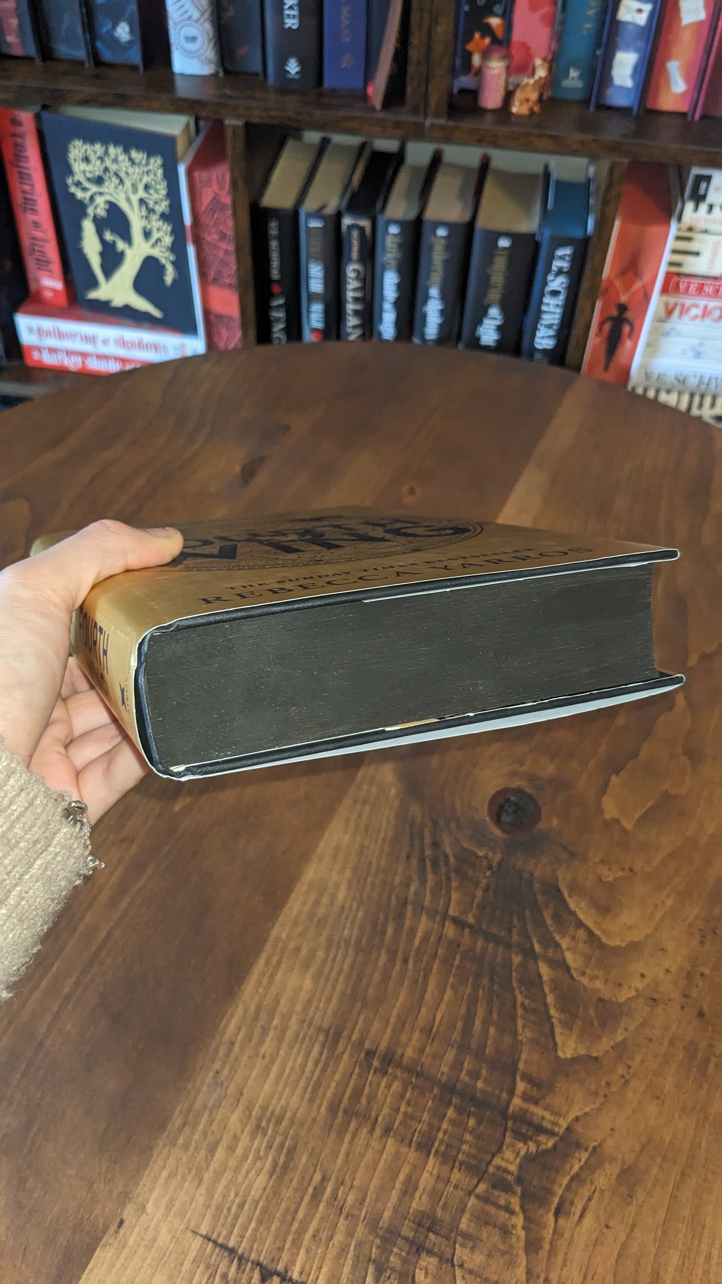 Fourth Wing by Rebecca Yarros Fore-edge painting sprayed edges special editions